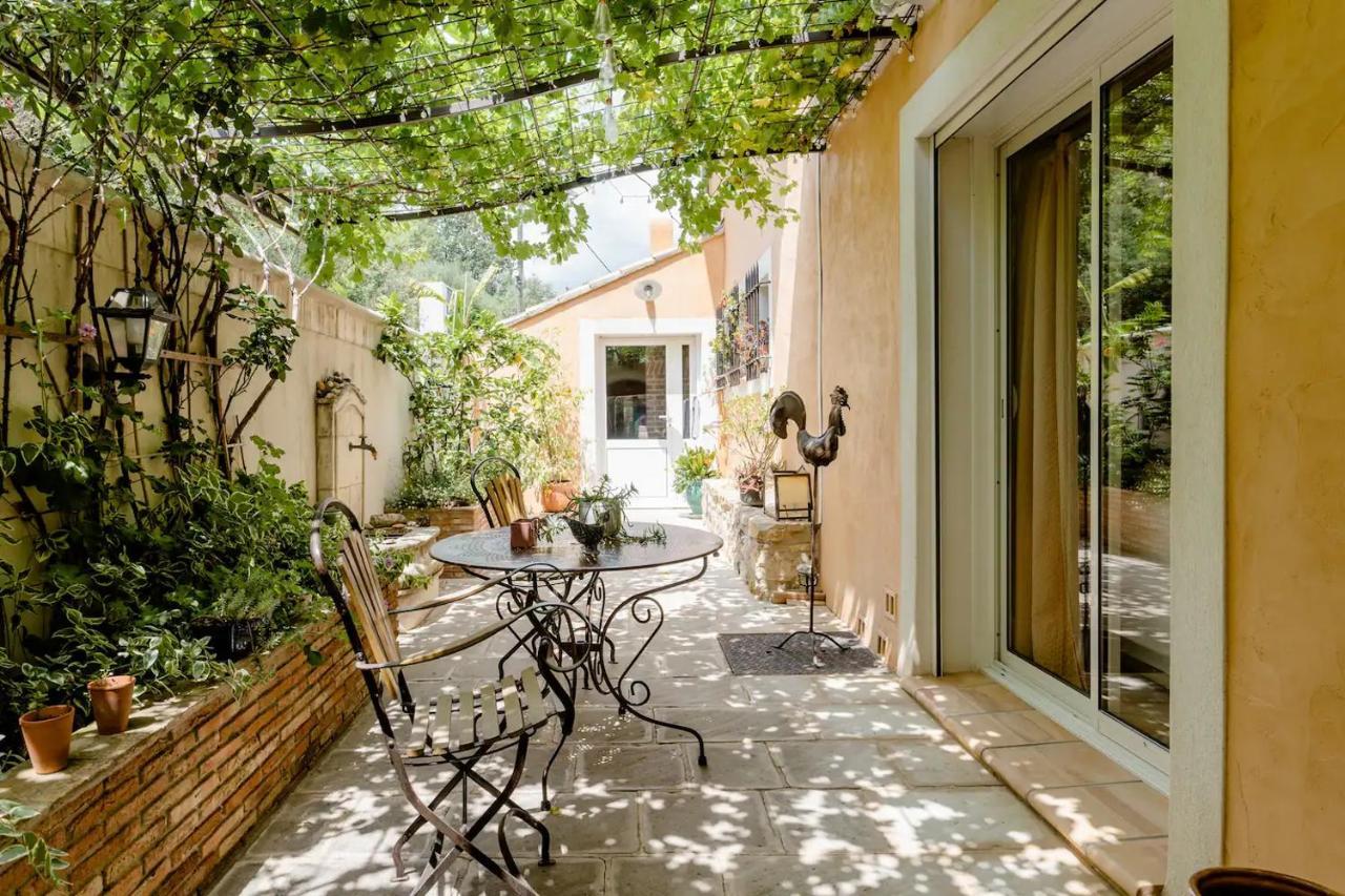 Agreable Chambre D'Hotes Avec Piscine Bed and Breakfast Le Beausset Exterior foto